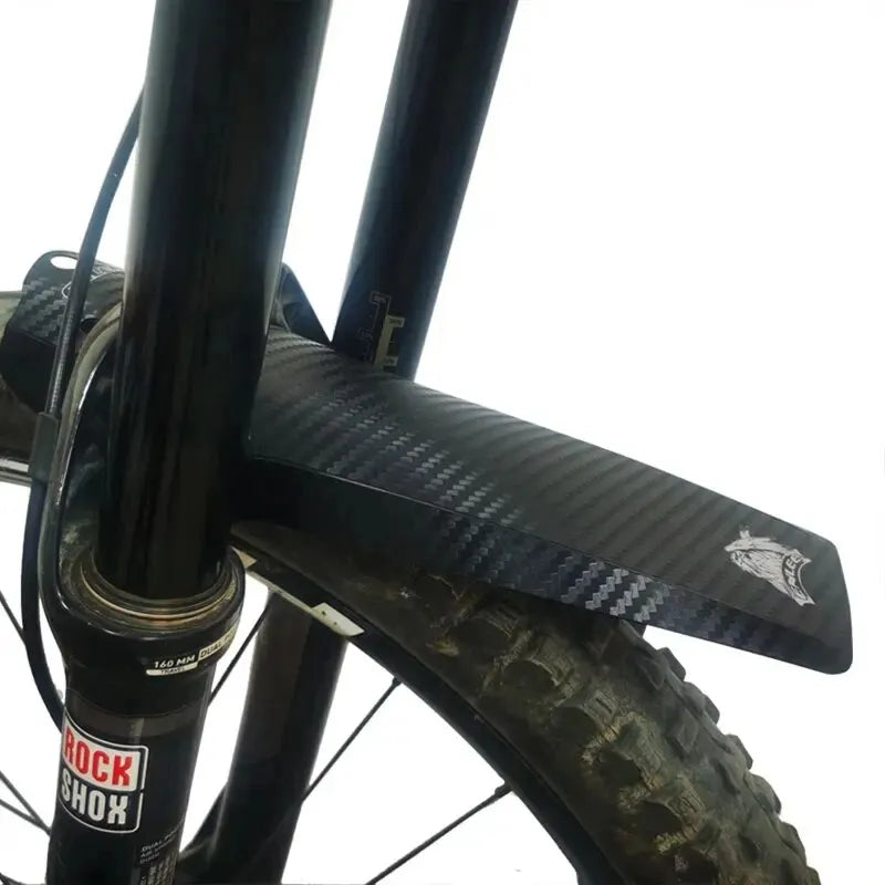ENLEE Carbon Series mudguard installed on a RockShox fork