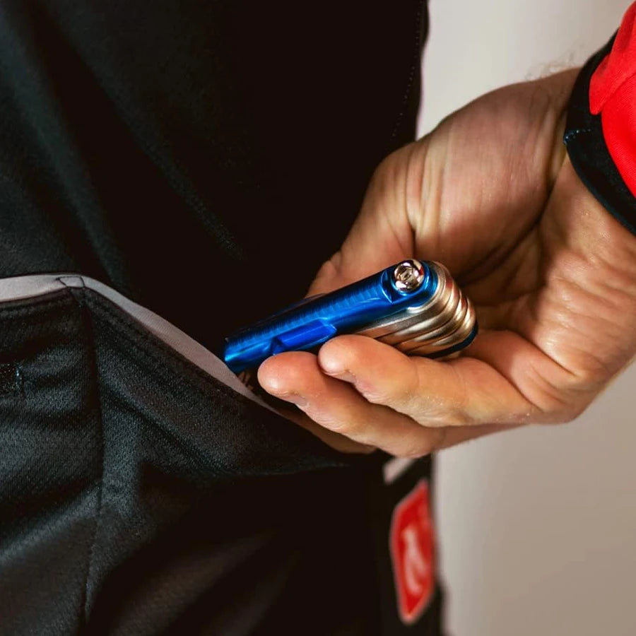 Compact 7cm design fits easily in jersey pocket or saddle bag